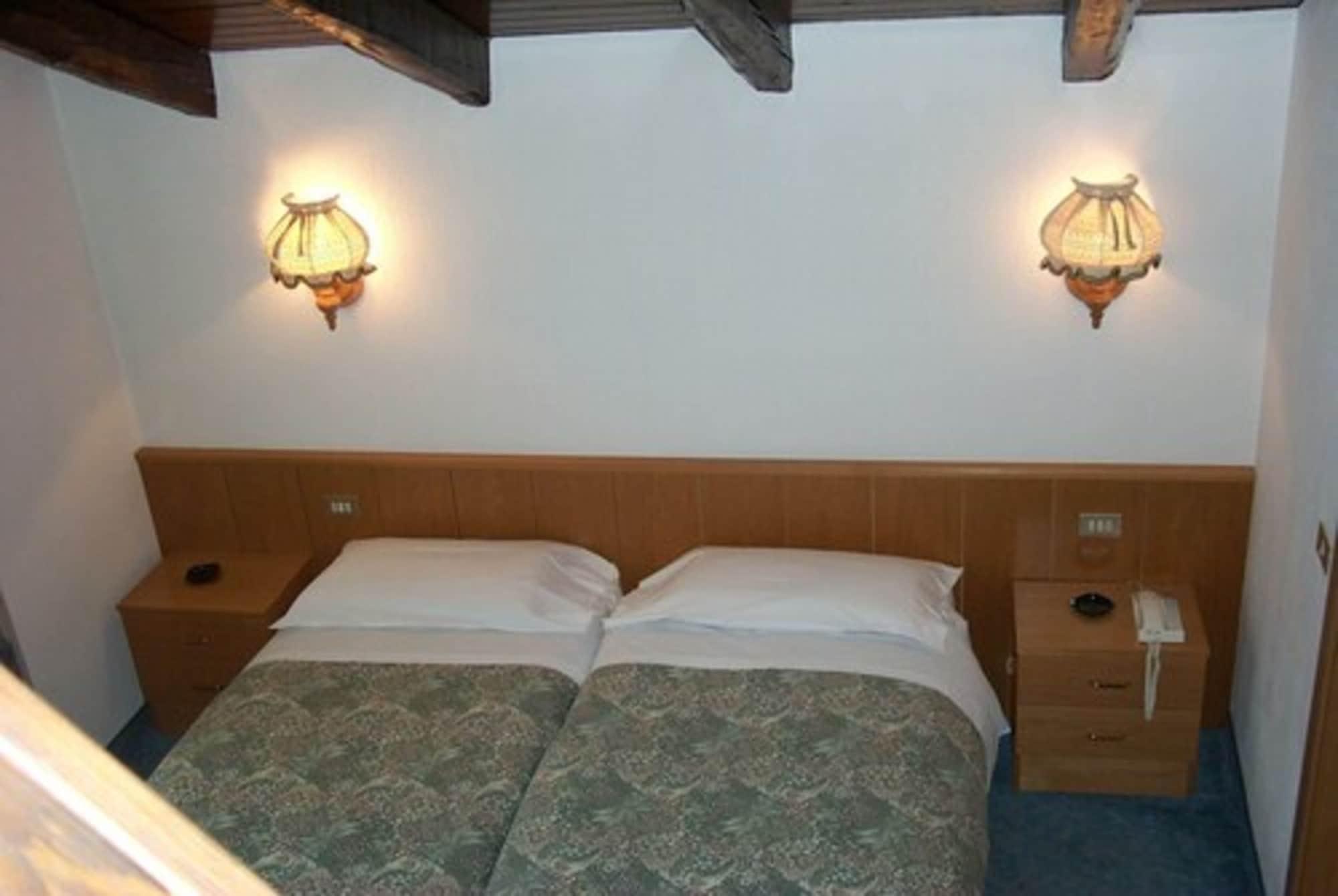 Ottoz Meuble 3*